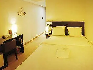 Отель Doulos Jongno 3*
