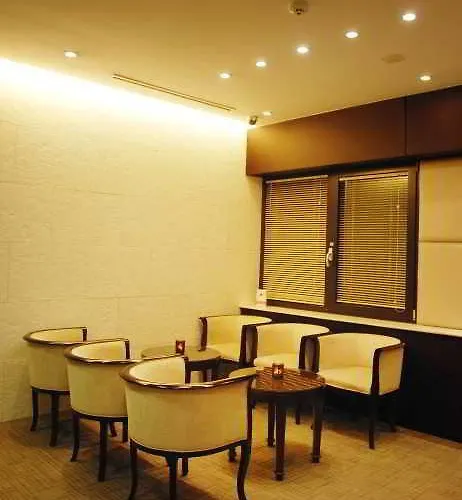 Doulos Jongno 3*